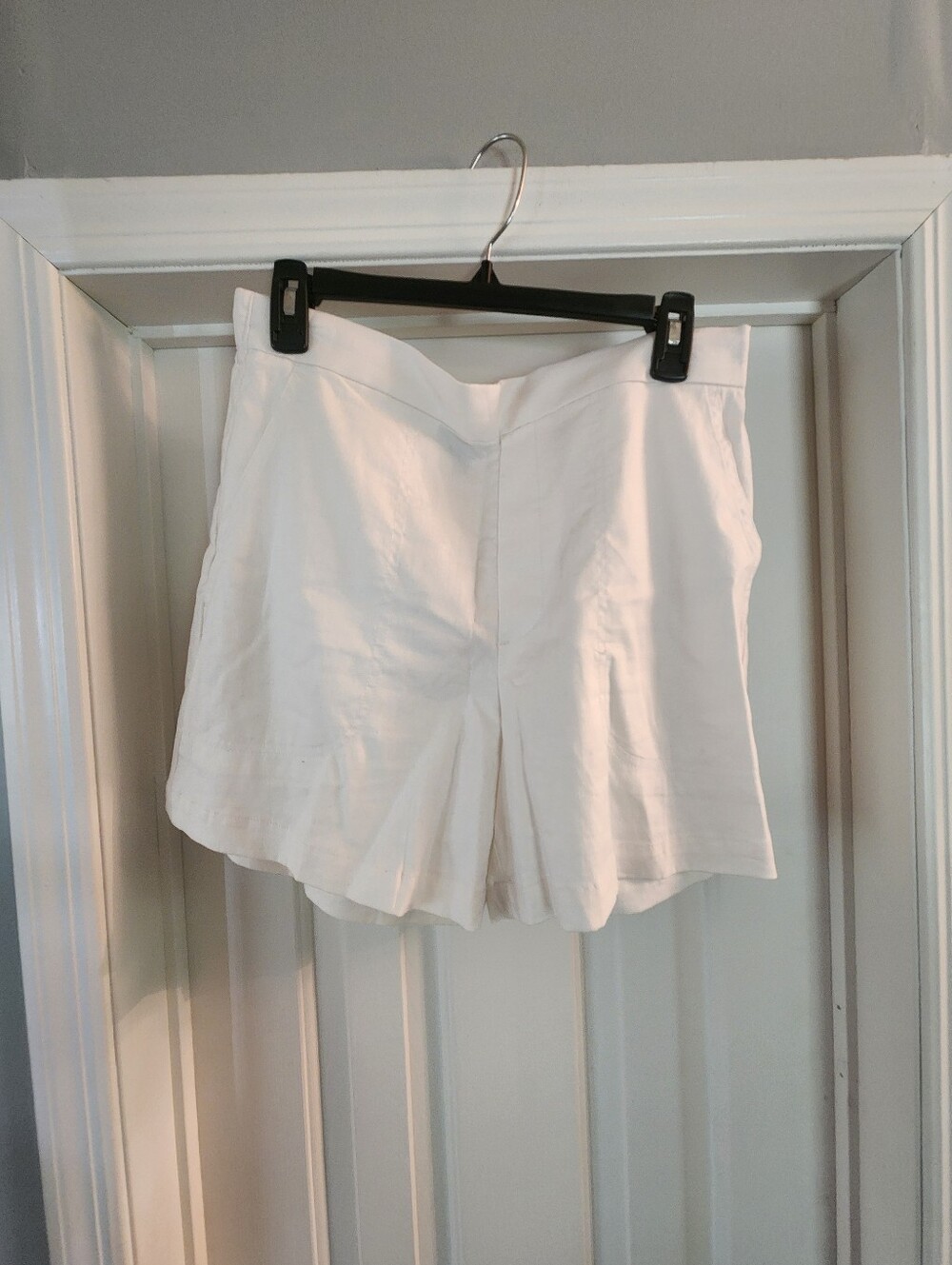 Banana Republic Cream Linen Blend Shorts